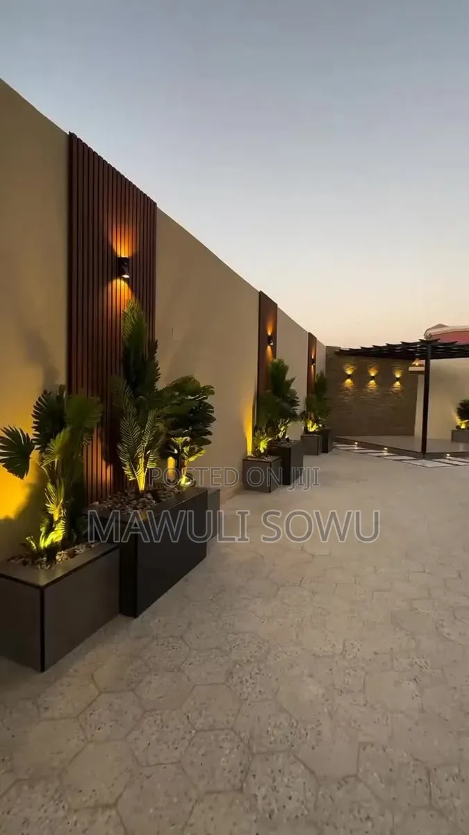 Flowerbeds and Flowerpots Deco