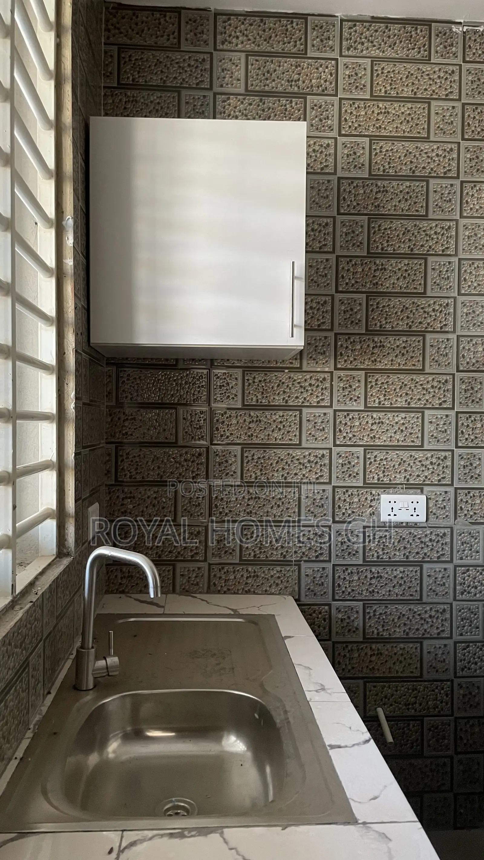 Furnished 1bdrm Apartment in Royal Homes Gh, East Legon for rent