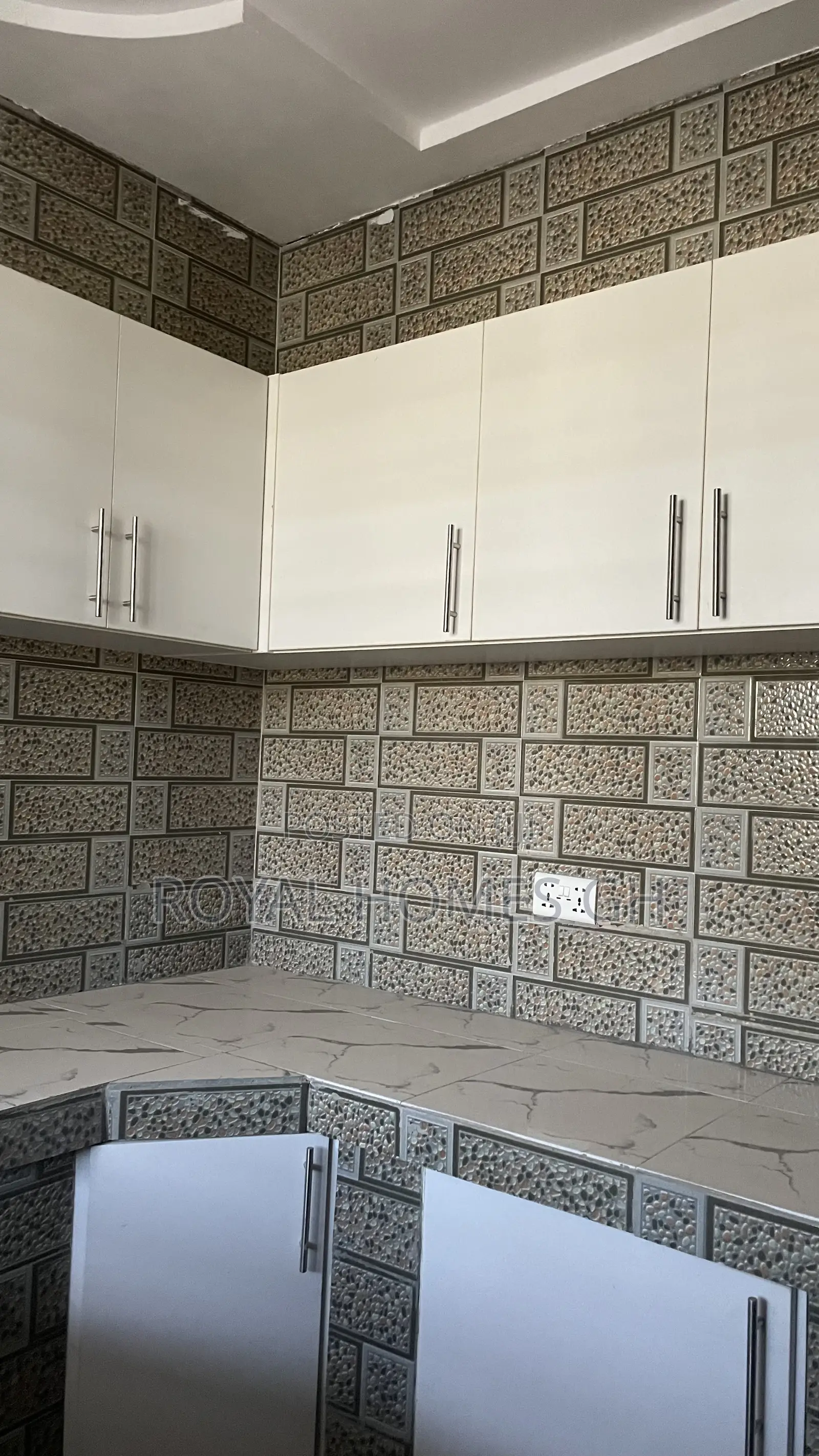 Furnished 1bdrm Apartment in Royal Homes Gh, East Legon for rent
