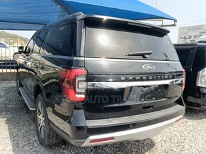 Ford Expedition 2022 Black
