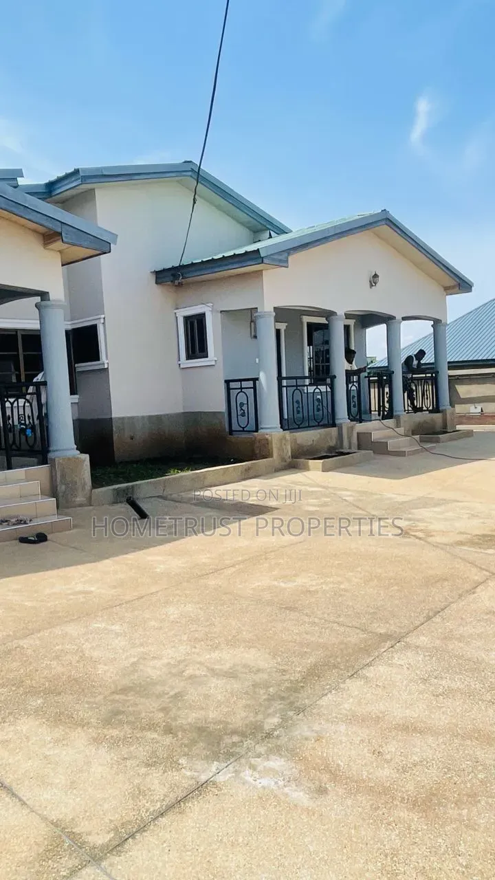 2bdrm House in Hometrust Properties, Ablekuma for rent