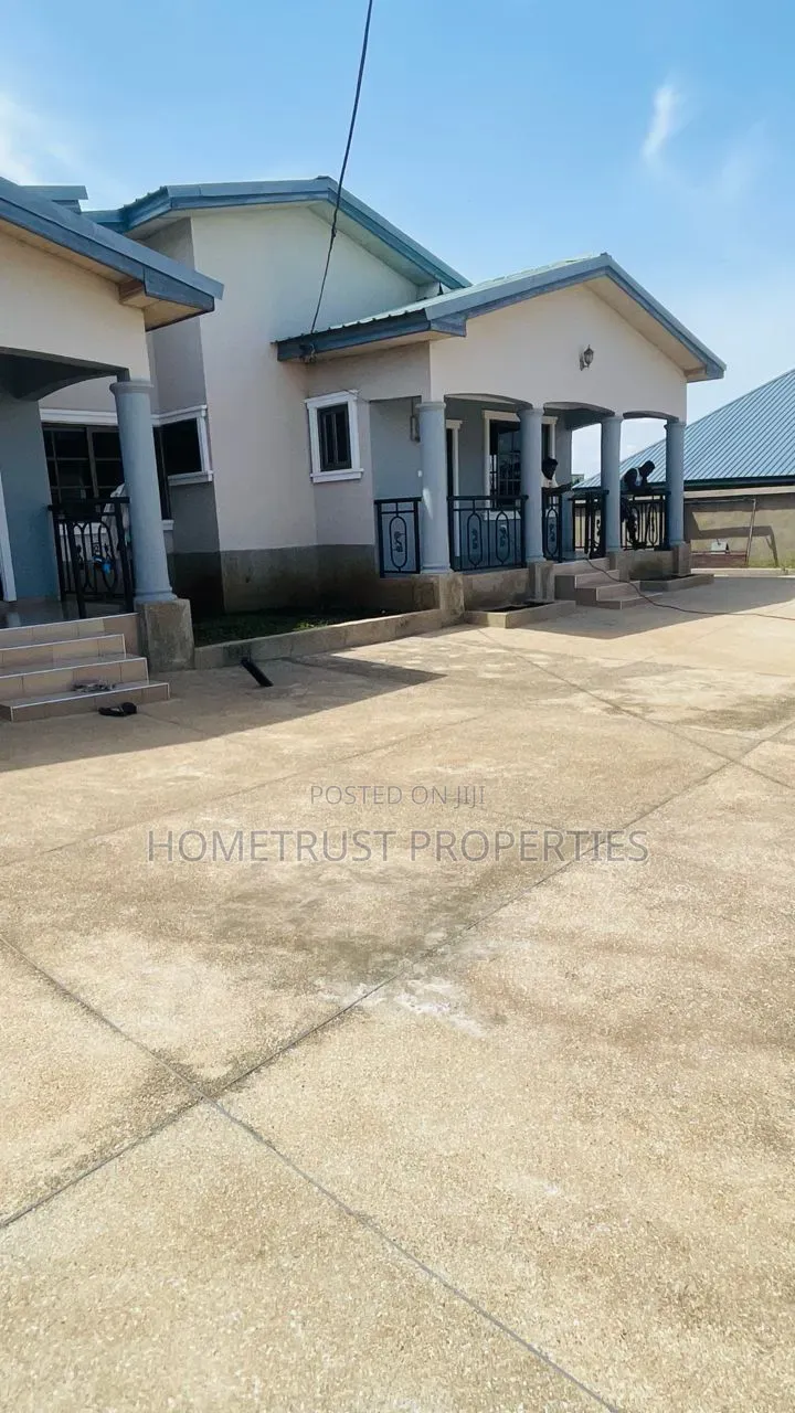 2bdrm House in Hometrust Properties, Ablekuma for rent