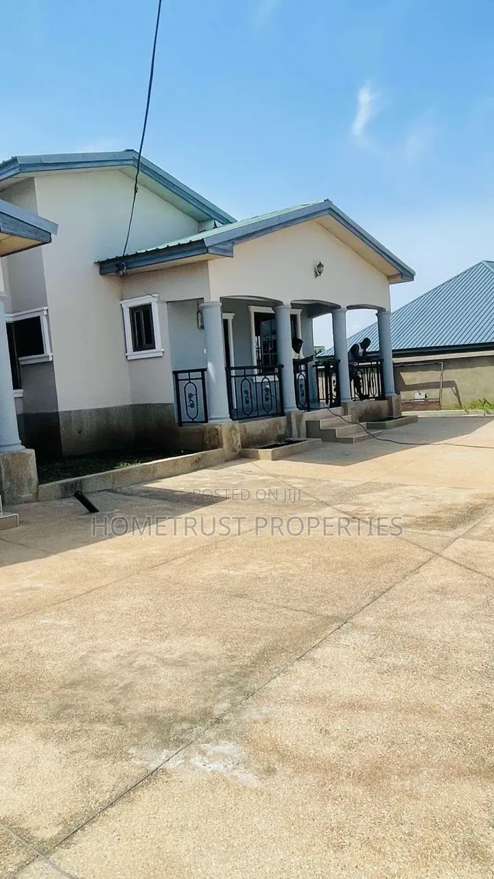 2bdrm House in Hometrust Properties, Ablekuma for rent