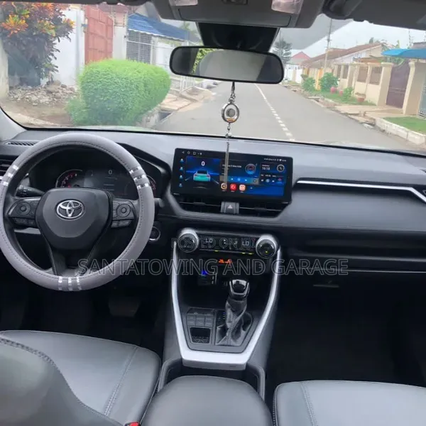 Toyota RAV4 XLE Premium AWD 2024 Gray