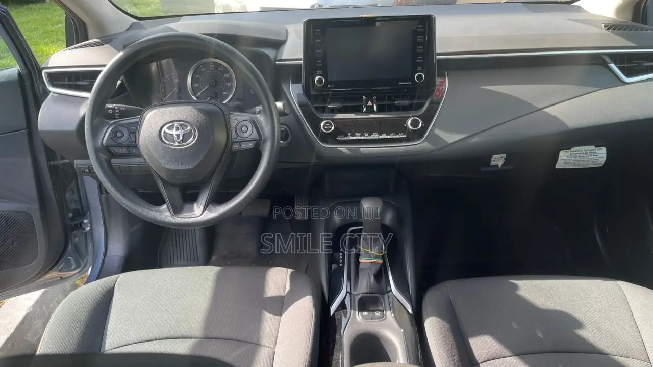 Toyota Corolla LE 2022 Gray
