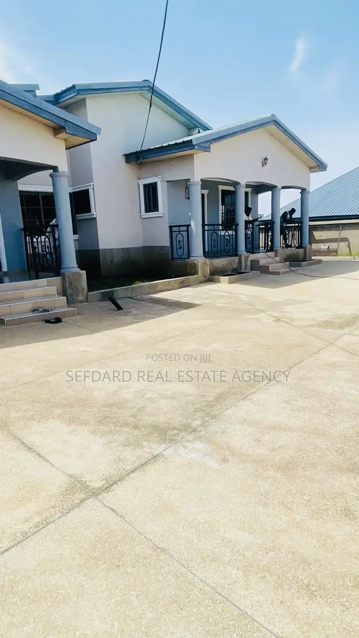 2bdrm Apartment in Sefdard Properties, Pokuase for rent