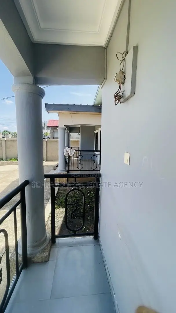 2bdrm Apartment in Sefdard Properties, Pokuase for rent