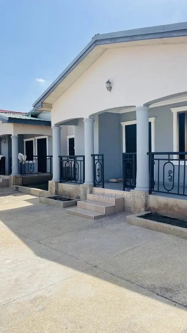 2bdrm Apartment in Sefdard Properties, Pokuase for rent