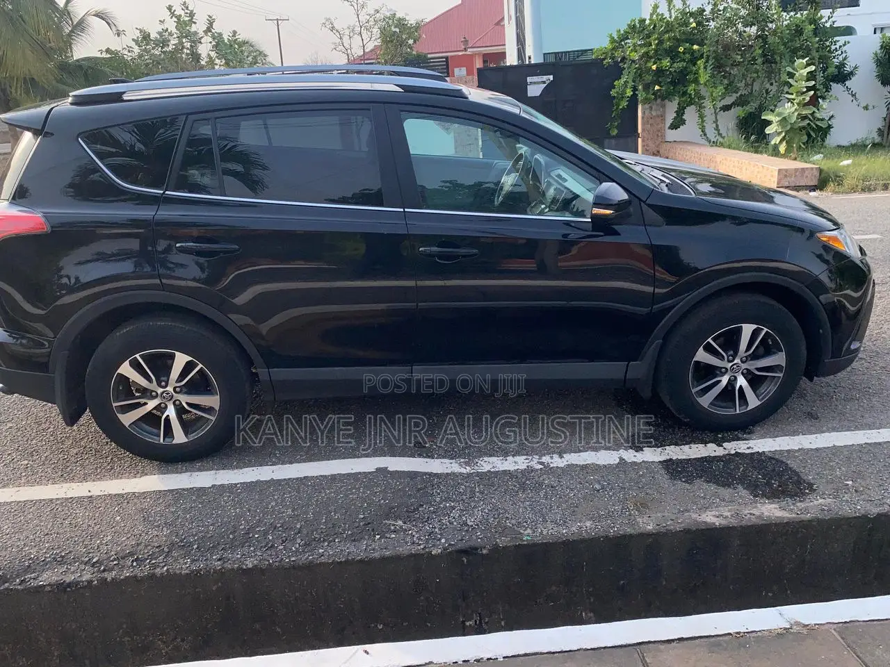 Toyota RAV4 XLE 4dr SUV AWD (2.5L 4cyl 6A) 2018 Black