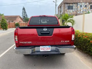 Nissan Frontier 2016 Red