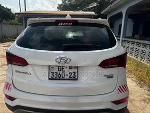 Hyundai Santa Fe Limited Ultimate FWD 2018 White