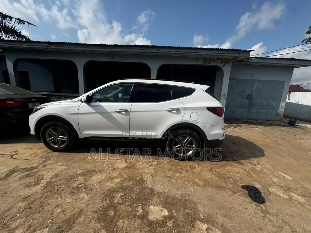 Hyundai Santa Fe Limited Ultimate FWD 2018 White