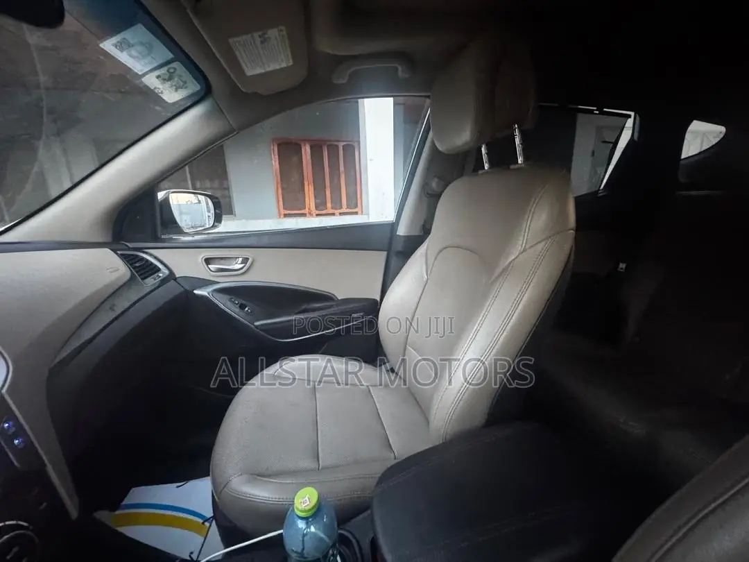 Hyundai Santa Fe Limited Ultimate FWD 2018 White