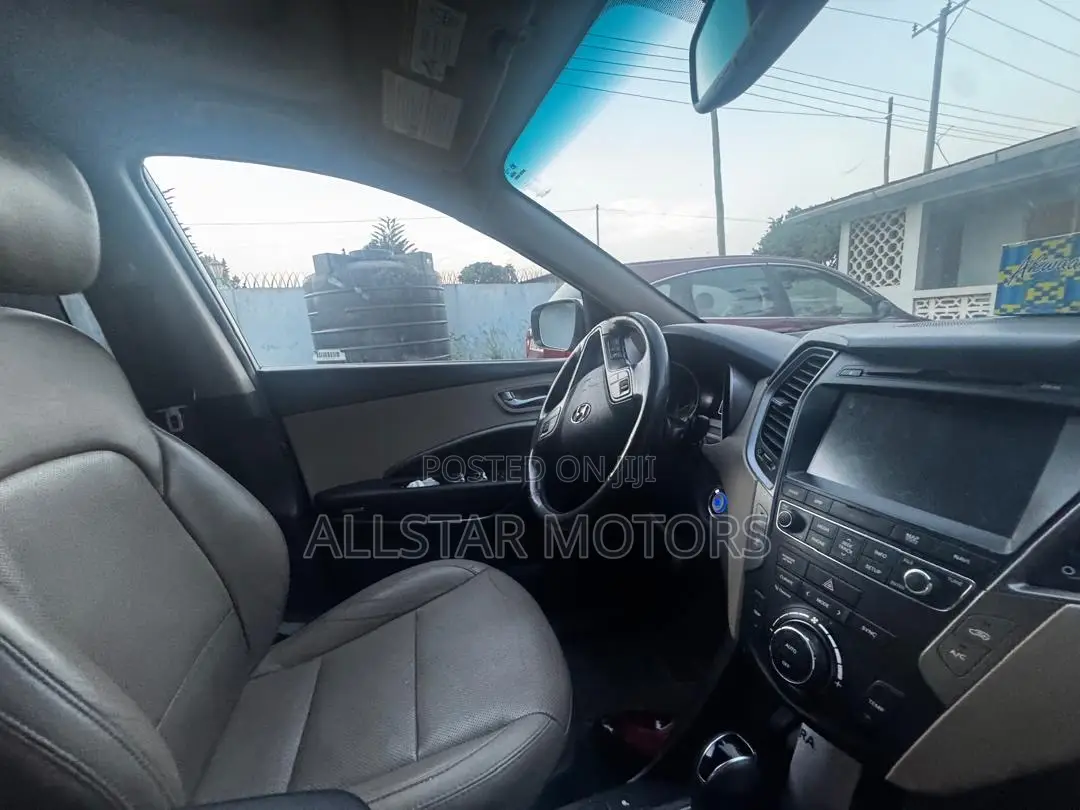 Hyundai Santa Fe Limited Ultimate FWD 2018 White