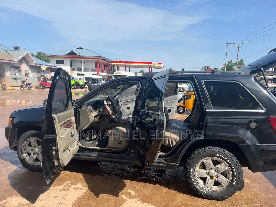 Jeep Grand Cherokee Laredo 4x4 2010 Black