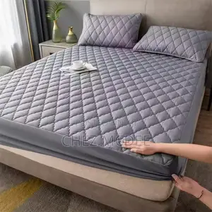 King Size Quilted Mattress Protector / Bed Cover