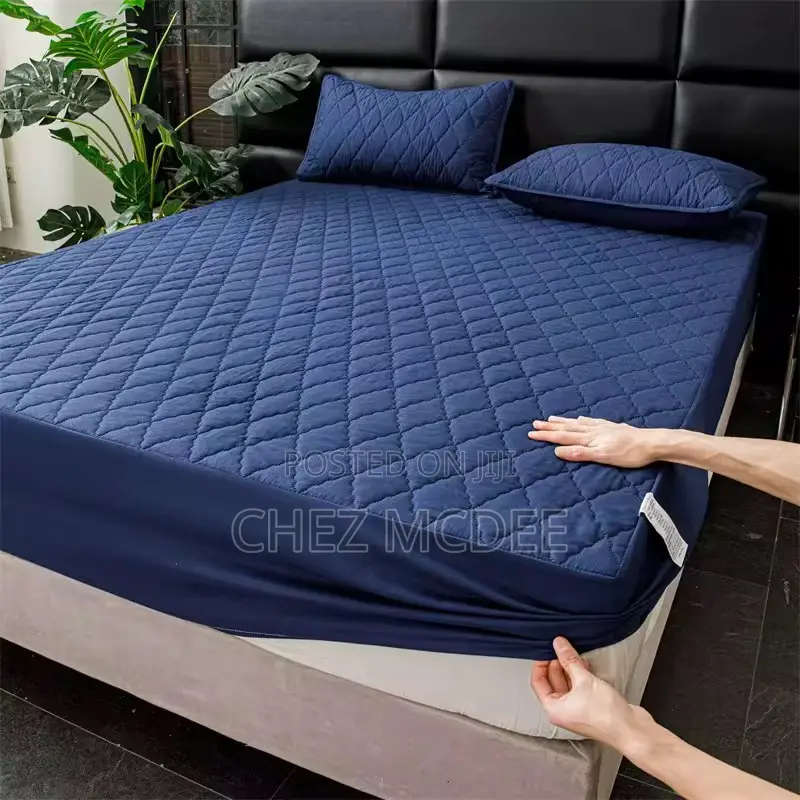 King Size Quilted Mattress Protector / Bed Cover