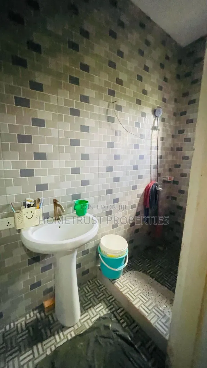 3bdrm House in Amasaman Wachild for sale