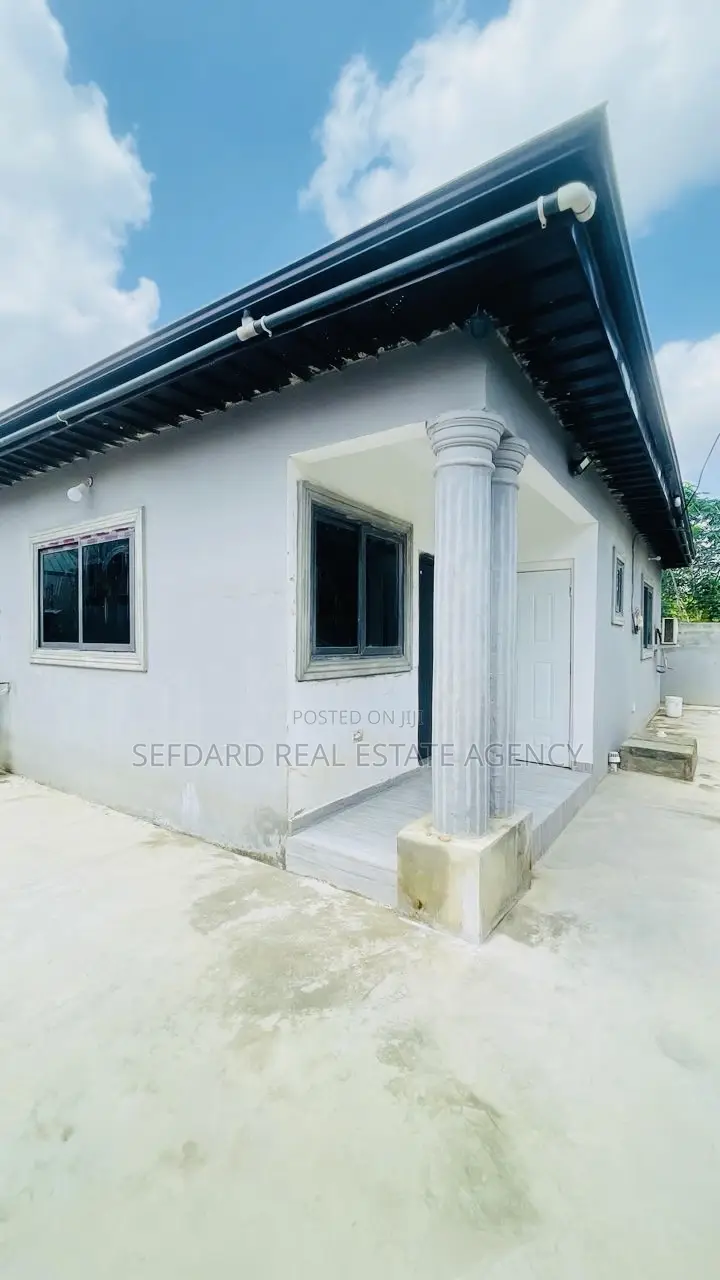 3bdrm House in Sefdard Properties, Amasaman for sale