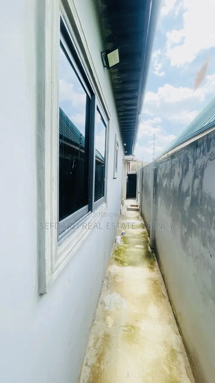 3bdrm House in Sefdard Properties, Amasaman for sale