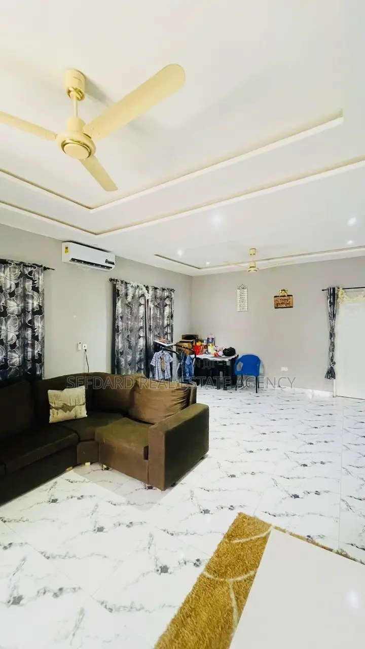 3bdrm House in Sefdard Properties, Amasaman for sale
