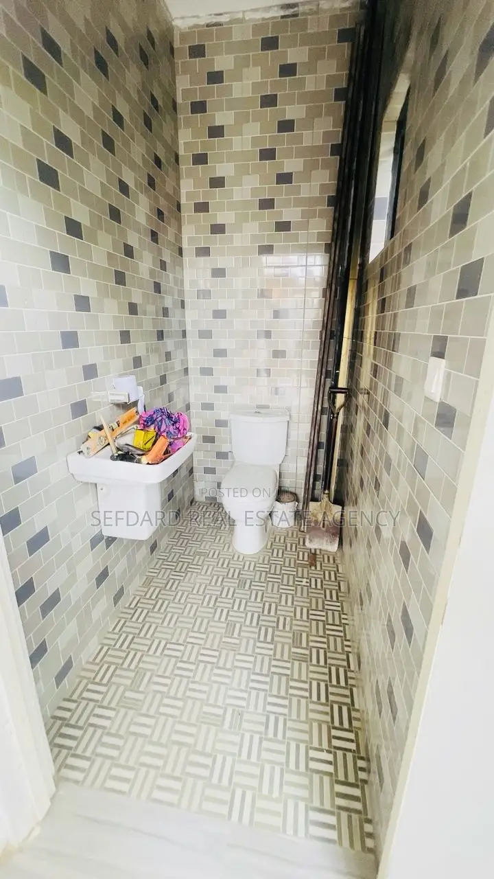 3bdrm House in Sefdard Properties, Amasaman for sale