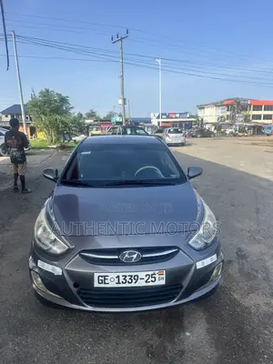 Hyundai Accent SE Hatchback 2016 Gray