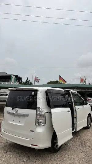Toyota Voxy 2012 White