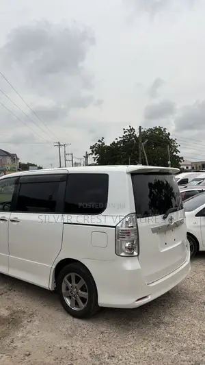 Toyota Voxy 2012 White