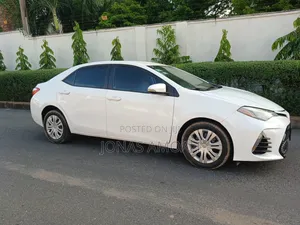 Toyota Corolla LE Eco 4dr Sedan (1.8L 4cyl CVT) 2016 White