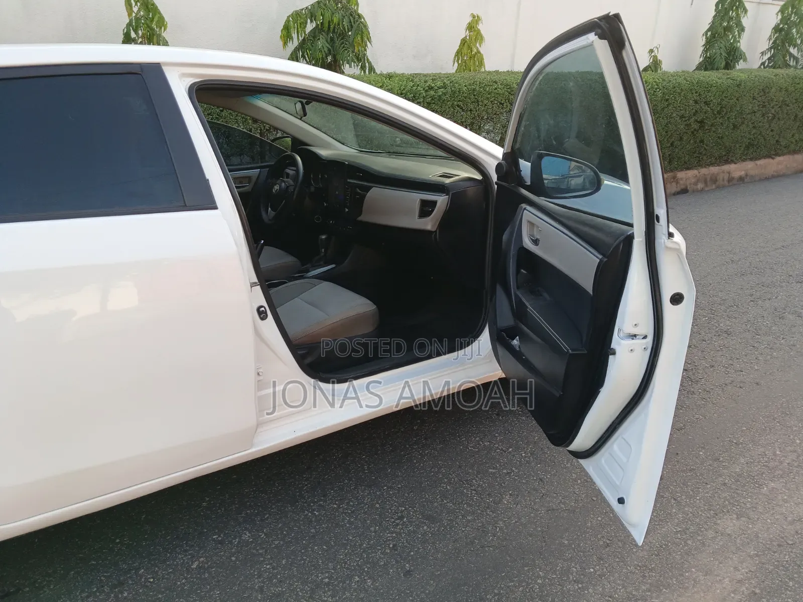 Toyota Corolla LE Eco 4dr Sedan (1.8L 4cyl CVT) 2016 White