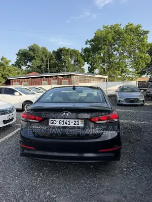Hyundai Elantra 2018 Black