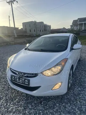 Hyundai Elantra 2013 White