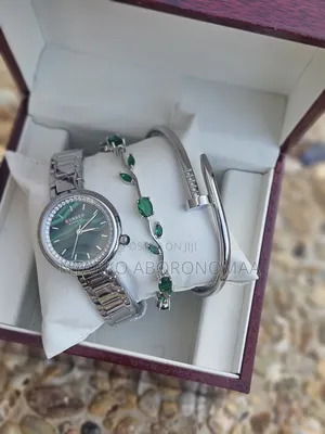 Classy Ladies Quality Watch and Bracelet Set.