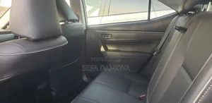Toyota Corolla L 4dr Sedan (1.8L 4cyl 4A) 2015 Silver