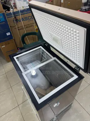 Nasco Modern and Luxurious Gold Colour 150l Chest Freezer Insideglass