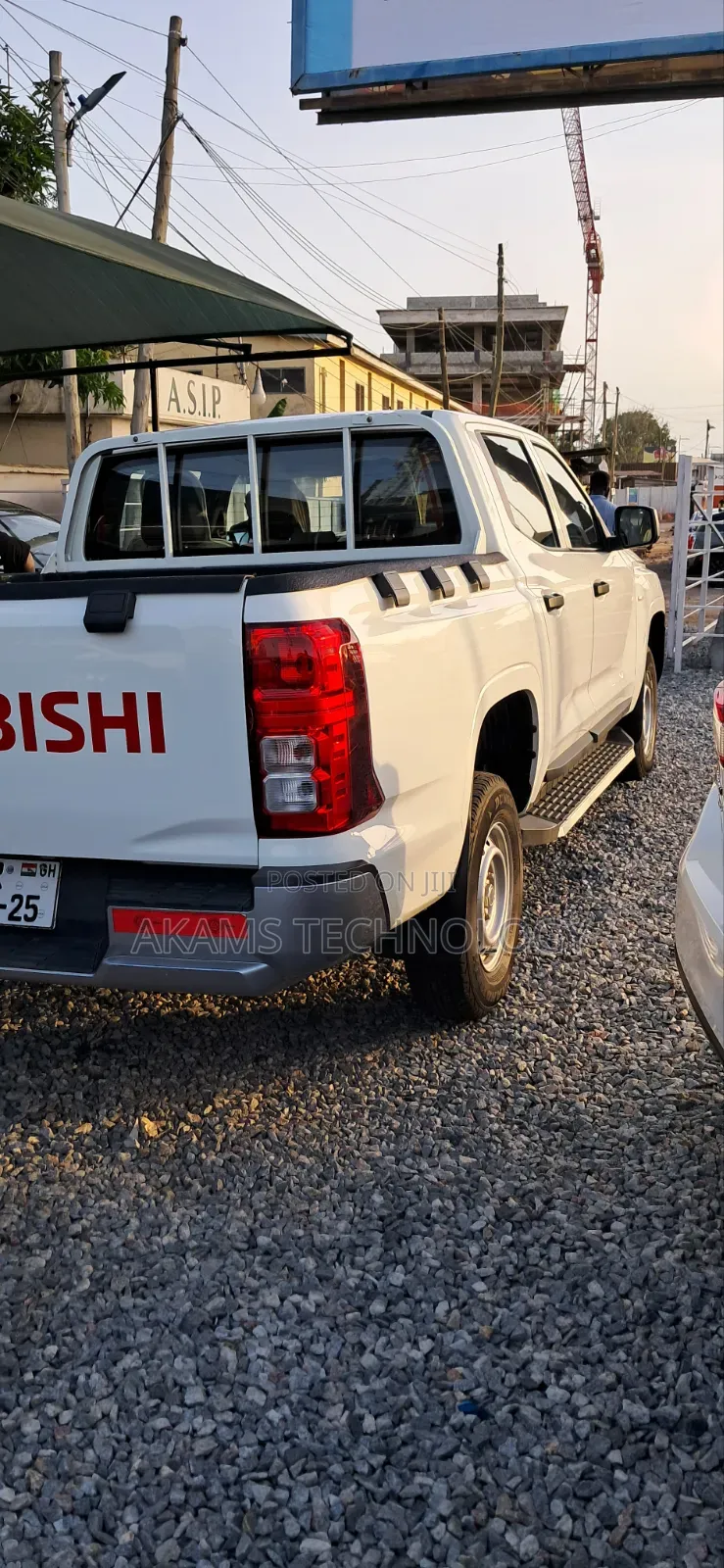 Mitsubishi L200 2024 White