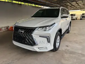 Toyota Fortuner 2.7 AWD 2018 White