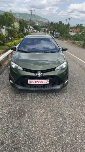 Toyota Corolla 2017 Green
