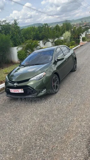 Toyota Corolla 2017 Green