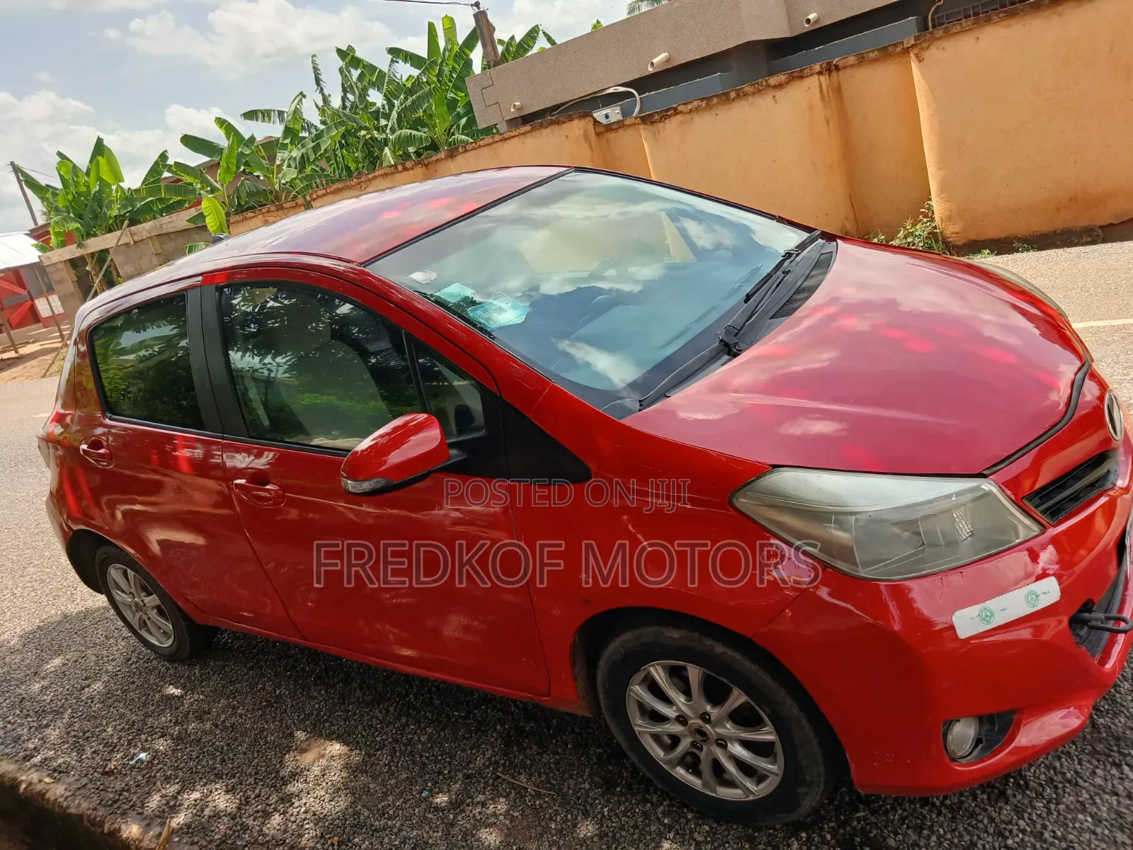 Toyota Vitz 1.3 AWD 3dr 2012 Red