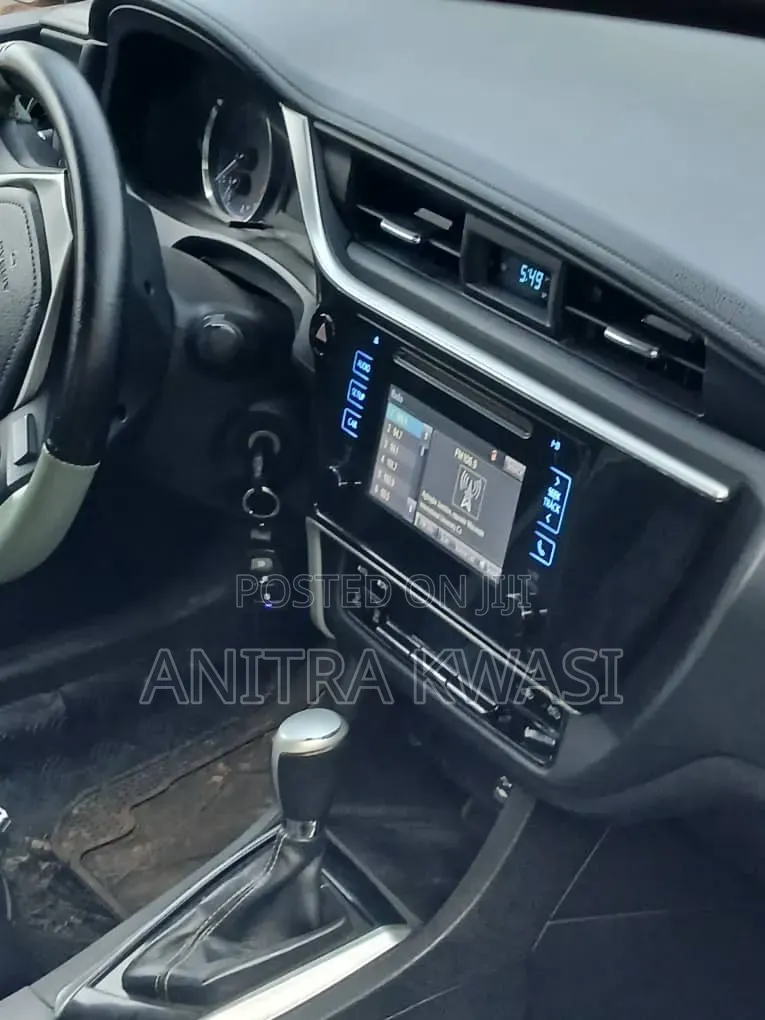 Toyota Corolla 2017 Green