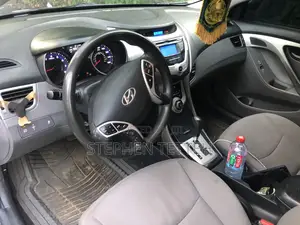 Hyundai Elantra GLS Sedan FWD (1.8L 4cyl 6A) 2013 Silver