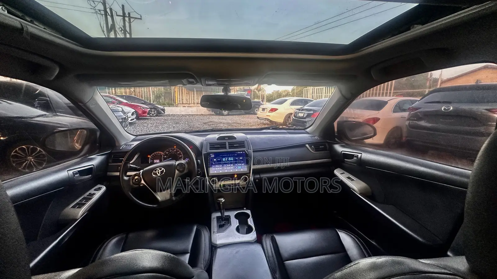 Toyota Camry SE Sport 4dr Sedan w/Prod. End 11/13 (2.5L 4cyl 6A) 2014