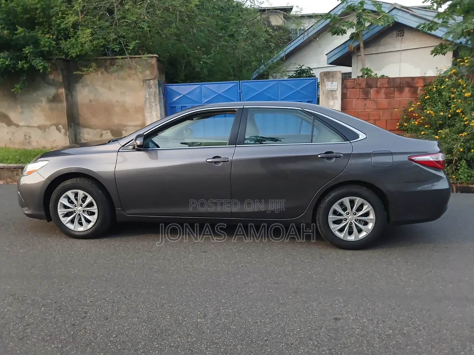 Toyota Camry LE 4dr Sedan (2.5L 4cyl 6A) 2016 Gray