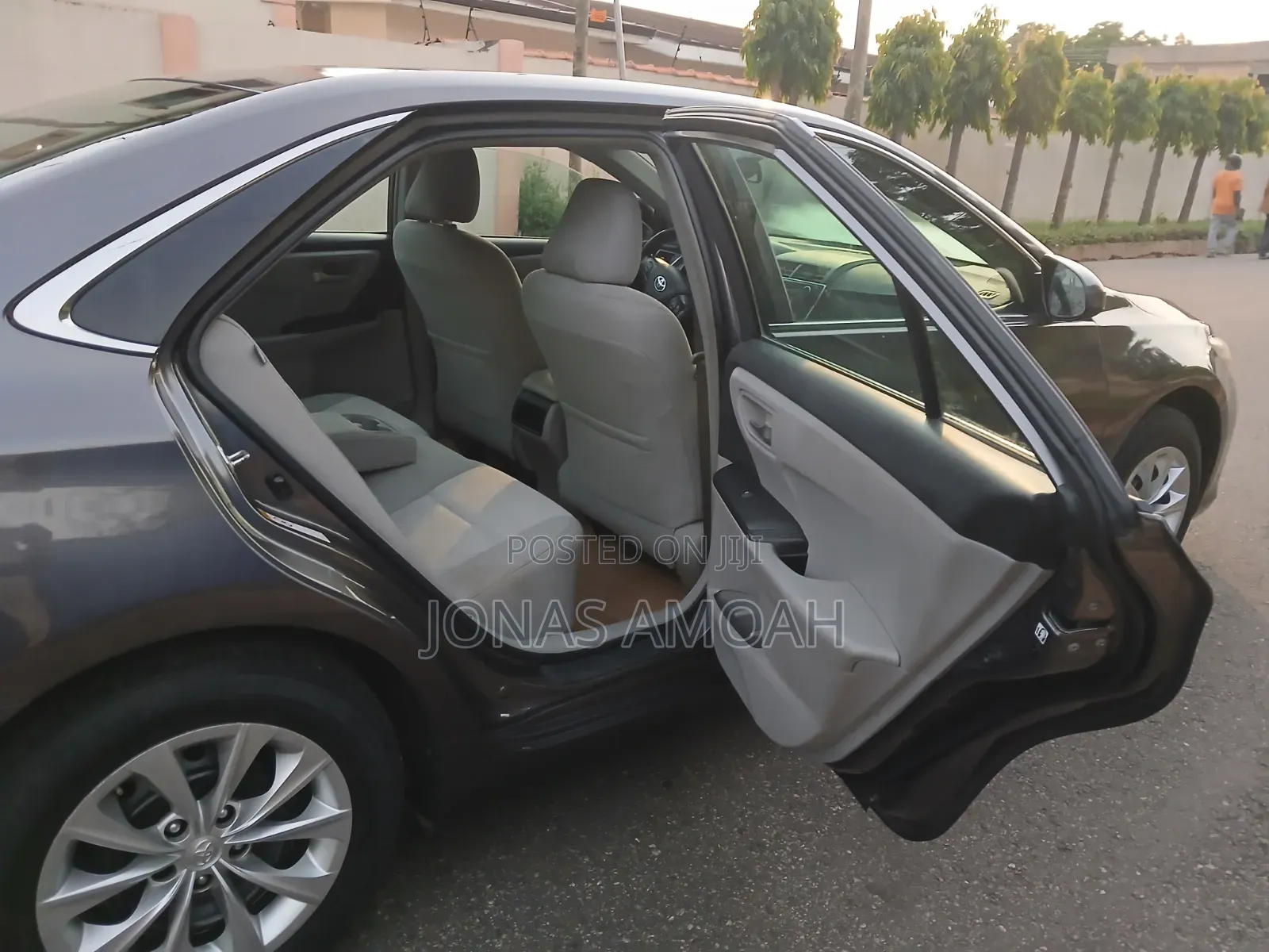 Toyota Camry LE 4dr Sedan (2.5L 4cyl 6A) 2016 Gray
