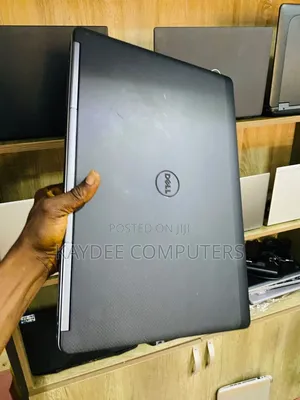 Laptop Dell Precision 7710 16GB Intel Core i7 SSD 512GB