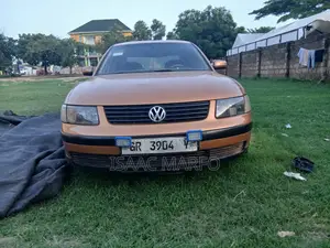 Volkswagen Passat GLS Station Wagon 1998 Gold