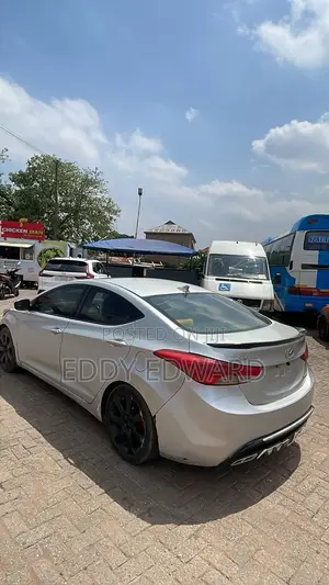 Hyundai Elantra 2013 Silver