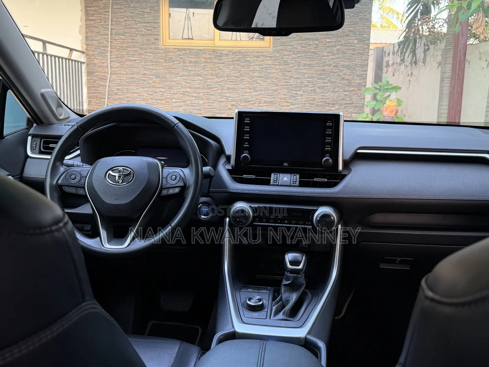 Toyota RAV4 Hybrid 2024 Silver
